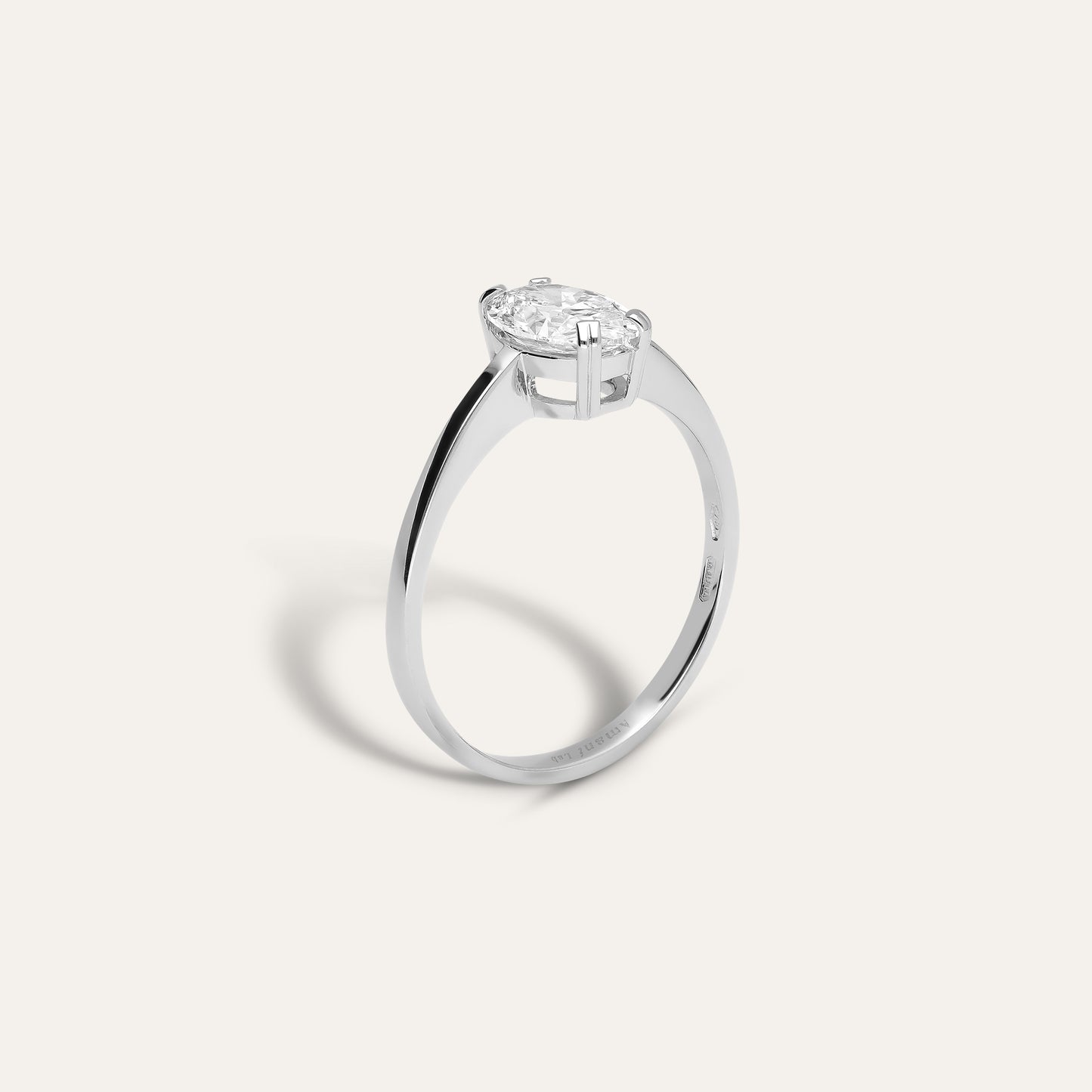 Classic oval engagement ring (1.01 ct)