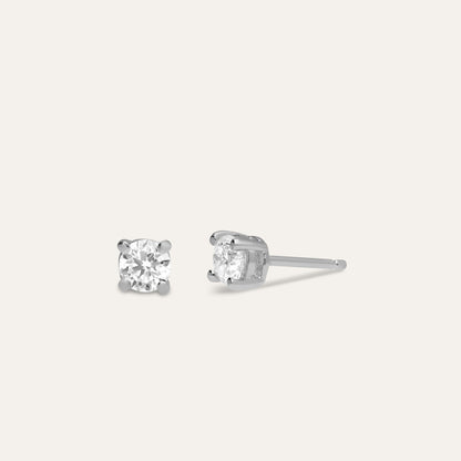 Solitaire stud round brilliant (0.79 ct)